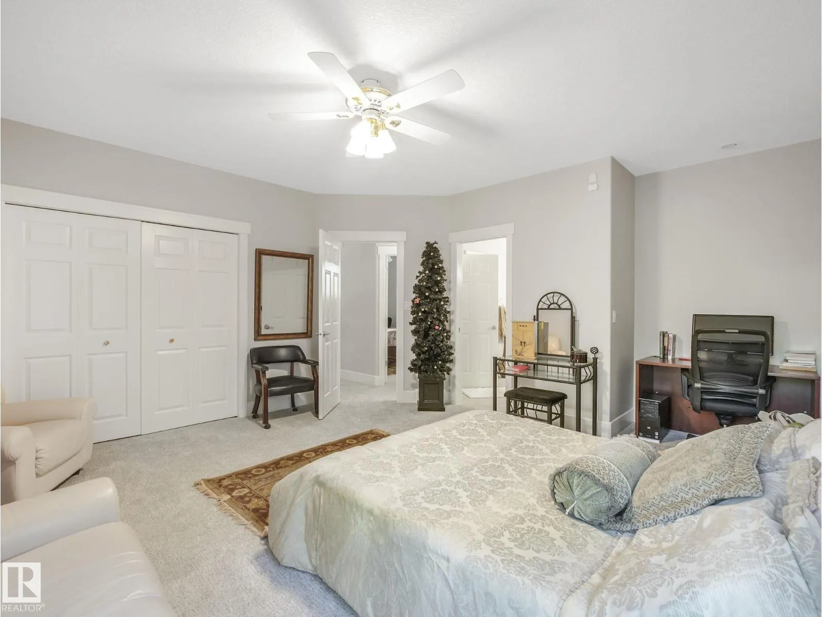 536 ESTATE DR