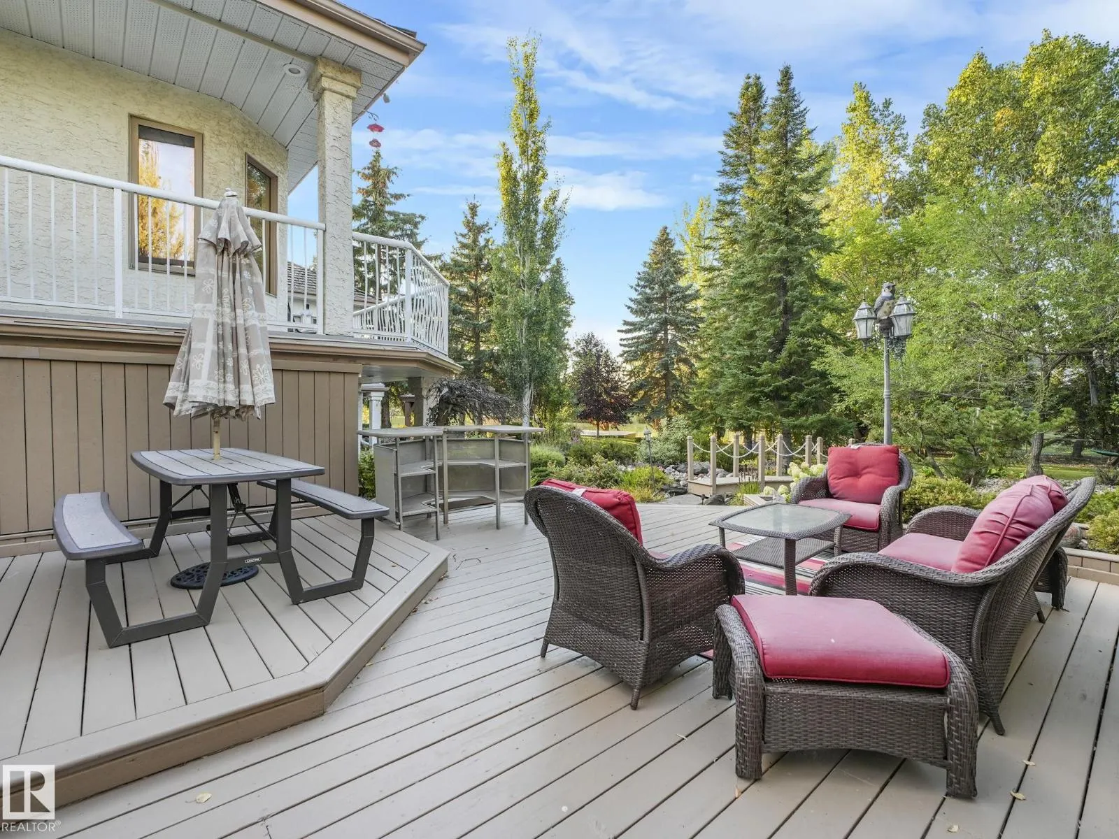 536 ESTATE DR