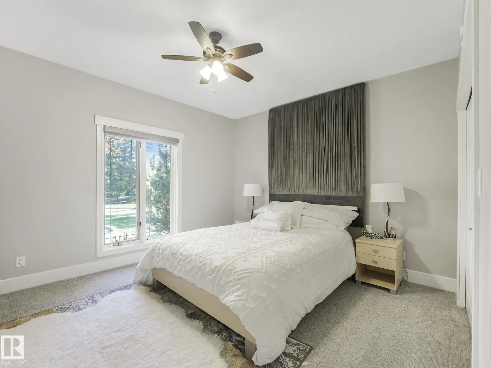 536 ESTATE DR