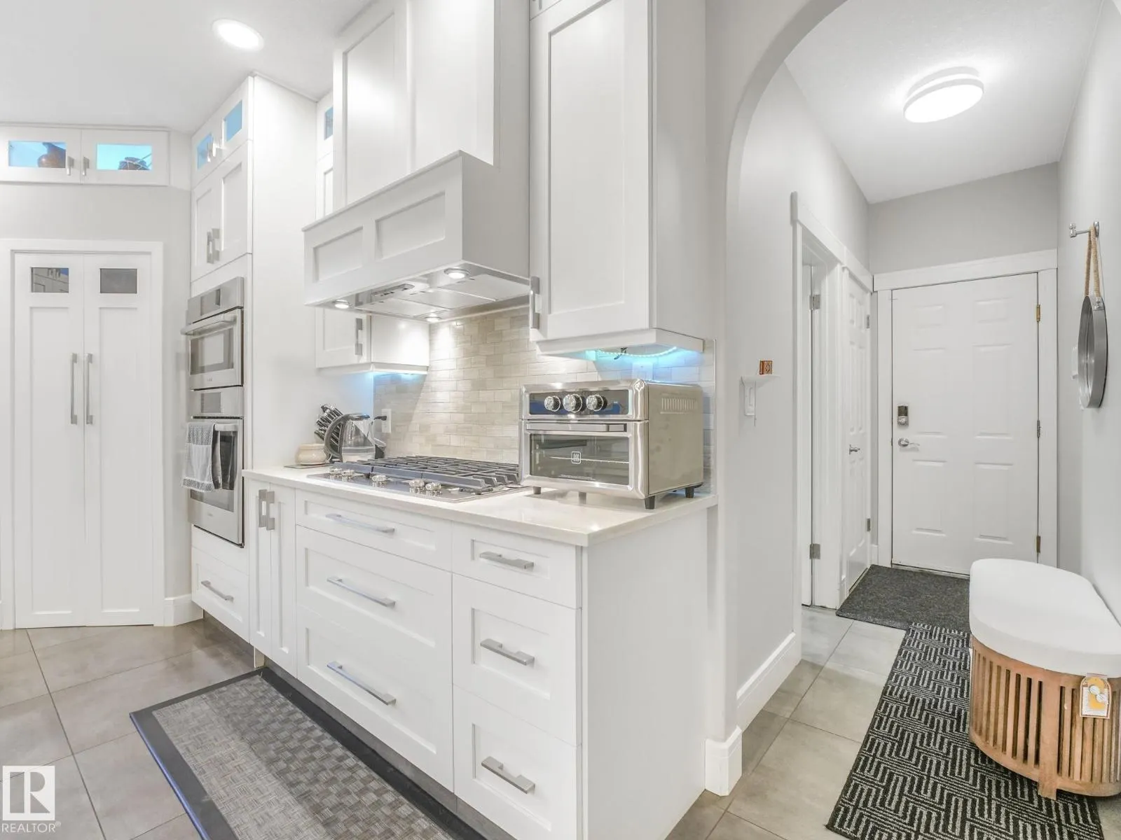 536 ESTATE DR