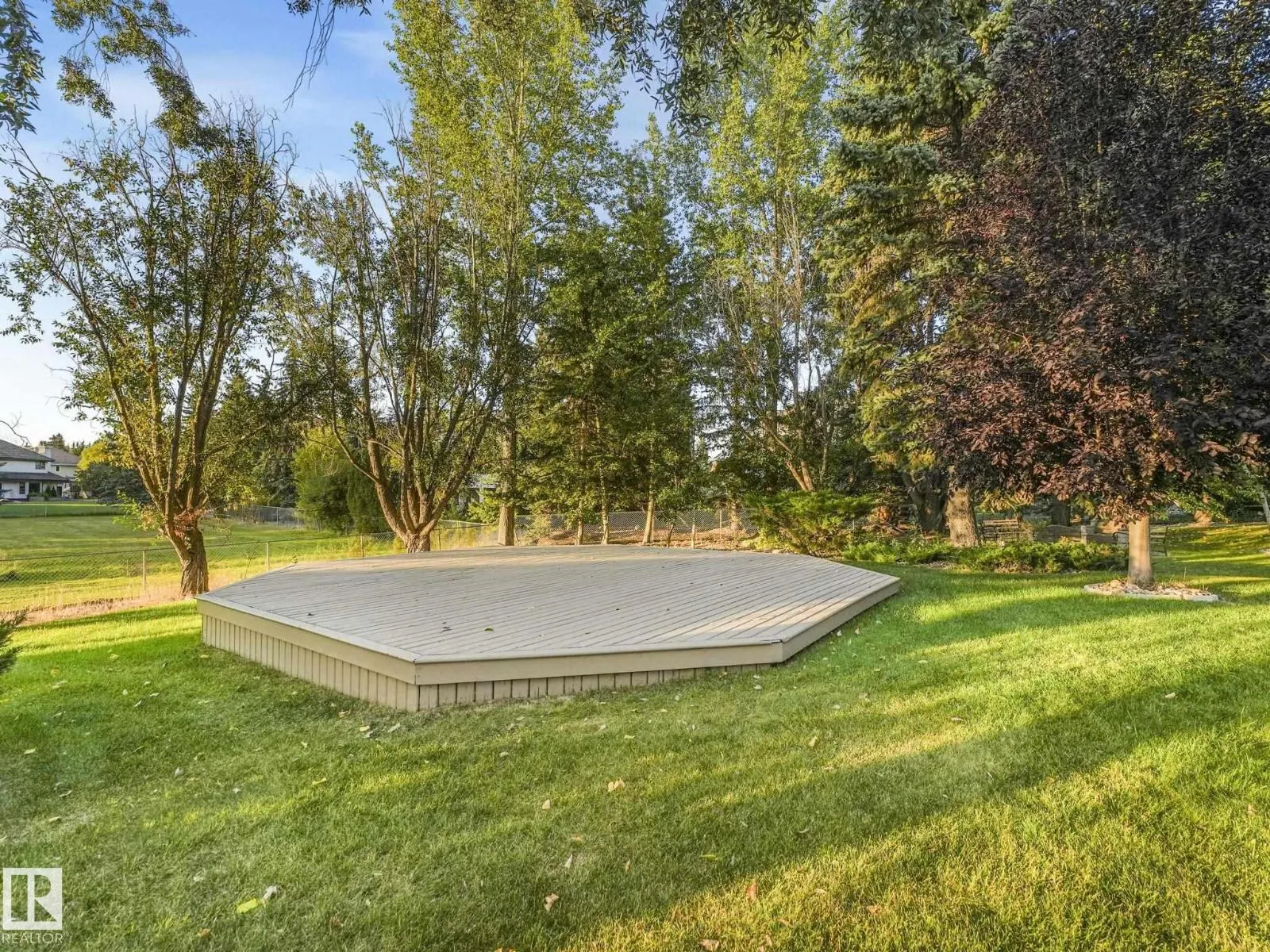 536 ESTATE DR