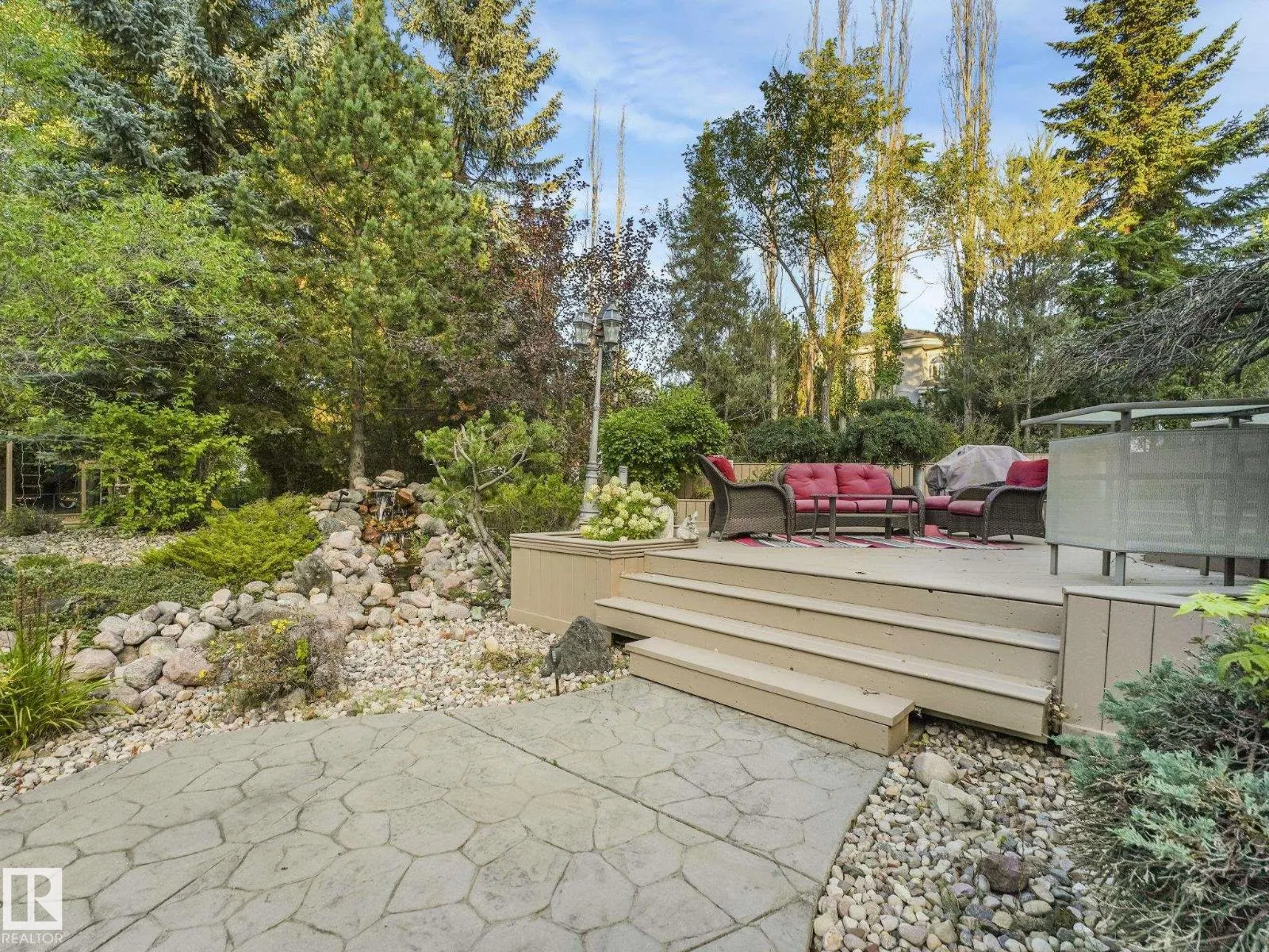 536 ESTATE DR