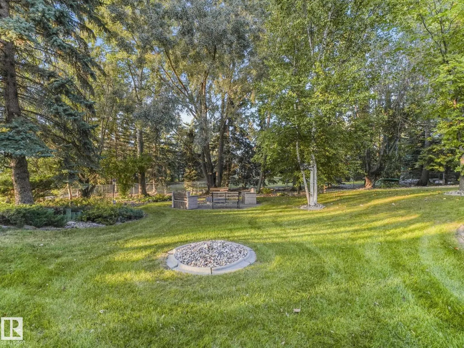 536 ESTATE DR