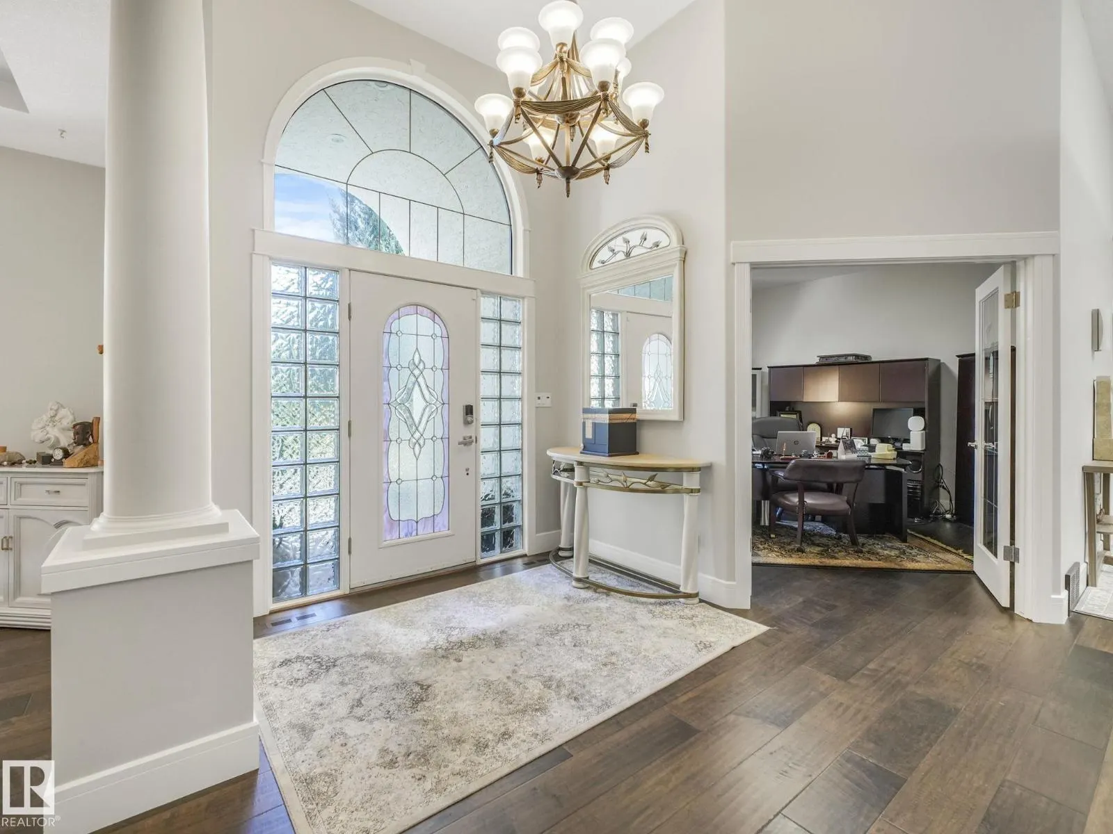 536 ESTATE DR
