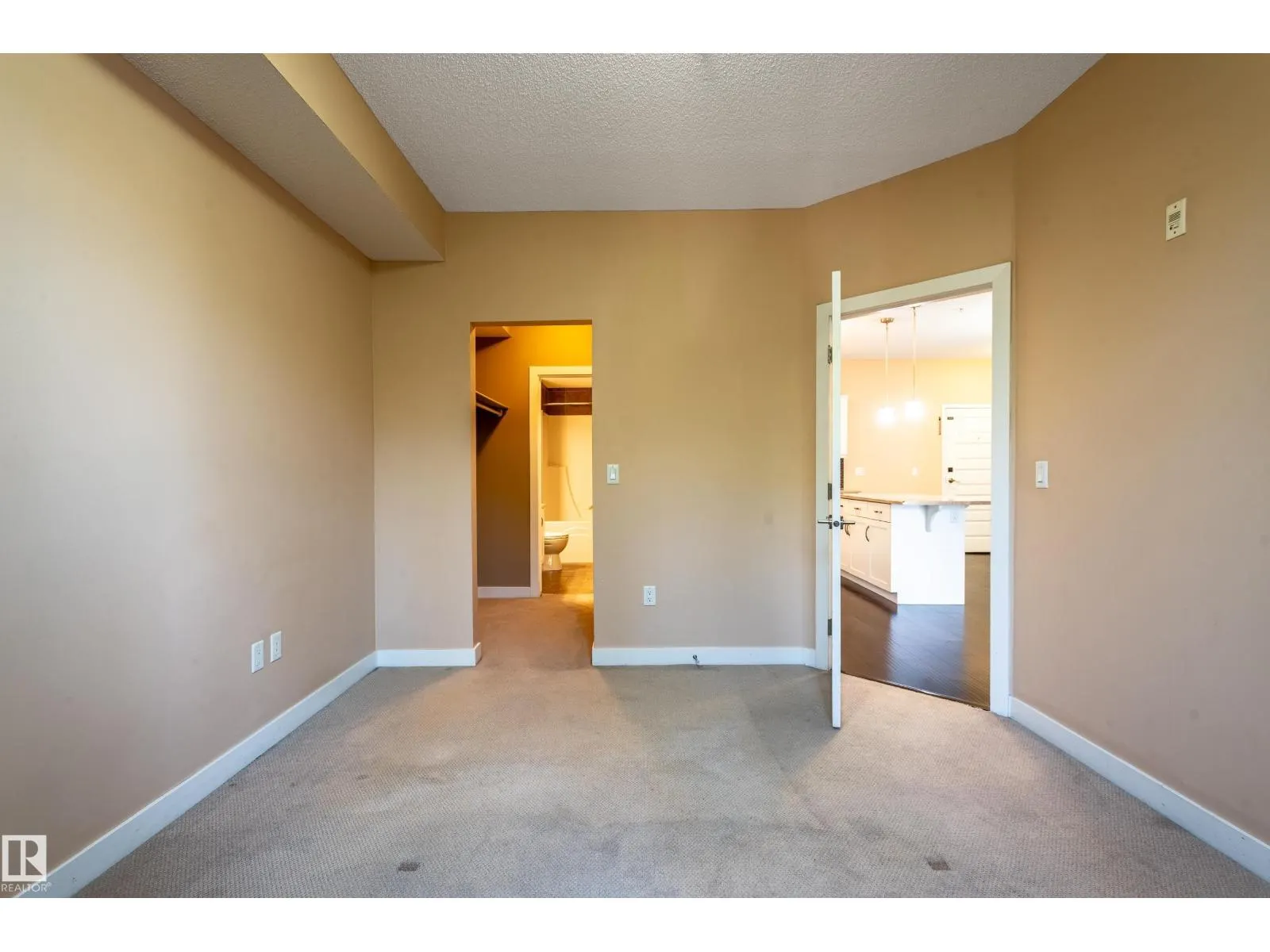 #212 8730 82 AV NW
