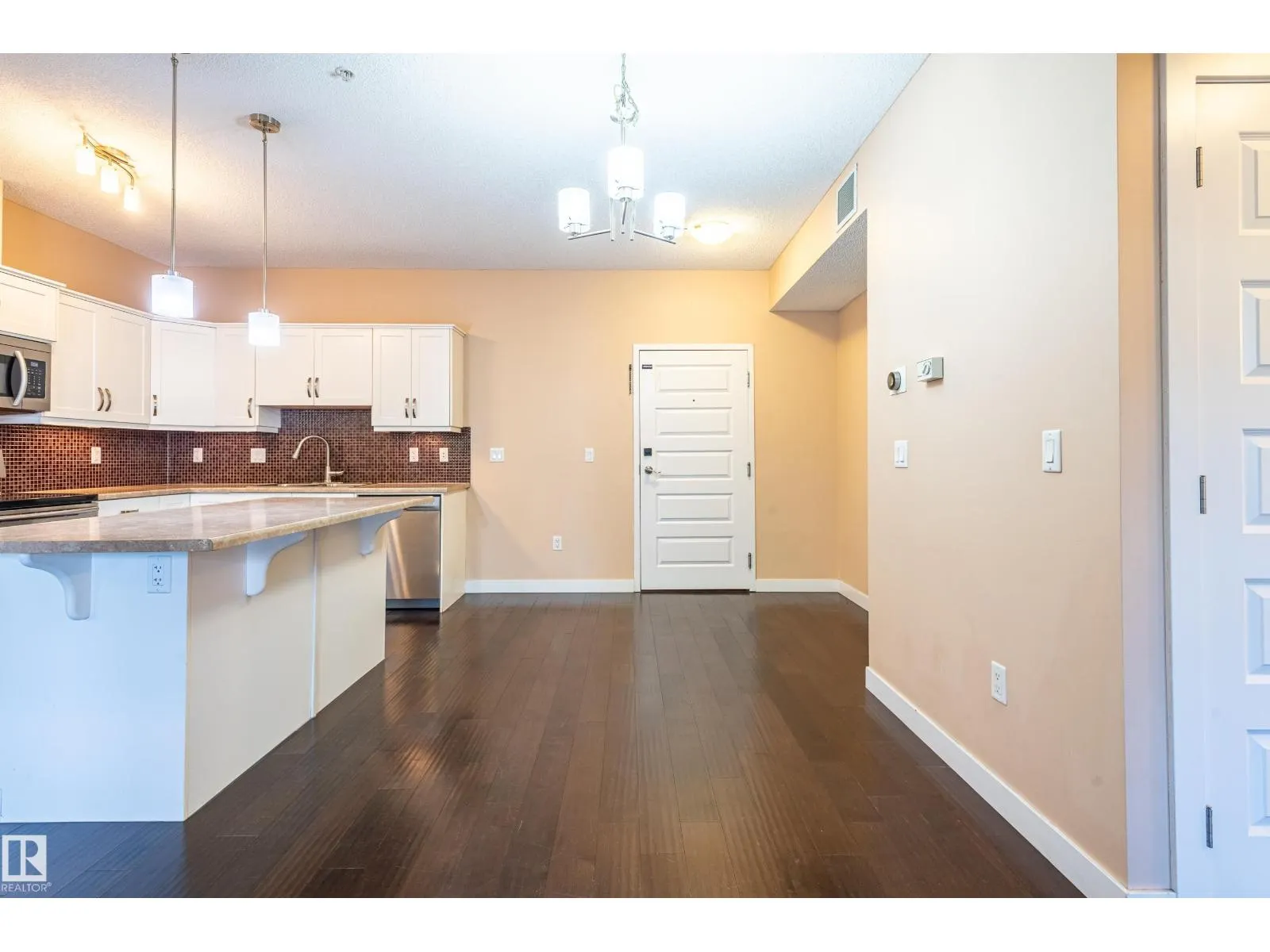 #212 8730 82 AV NW