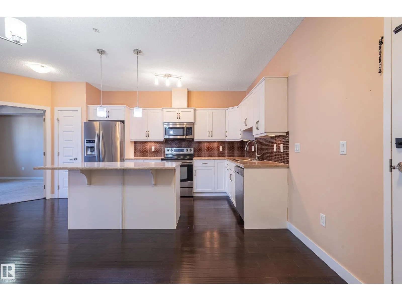 #212 8730 82 AV NW