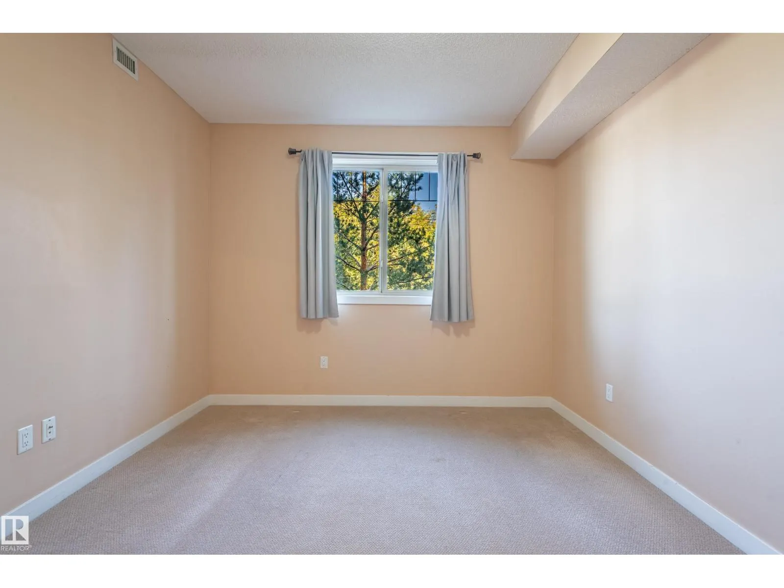 #212 8730 82 AV NW