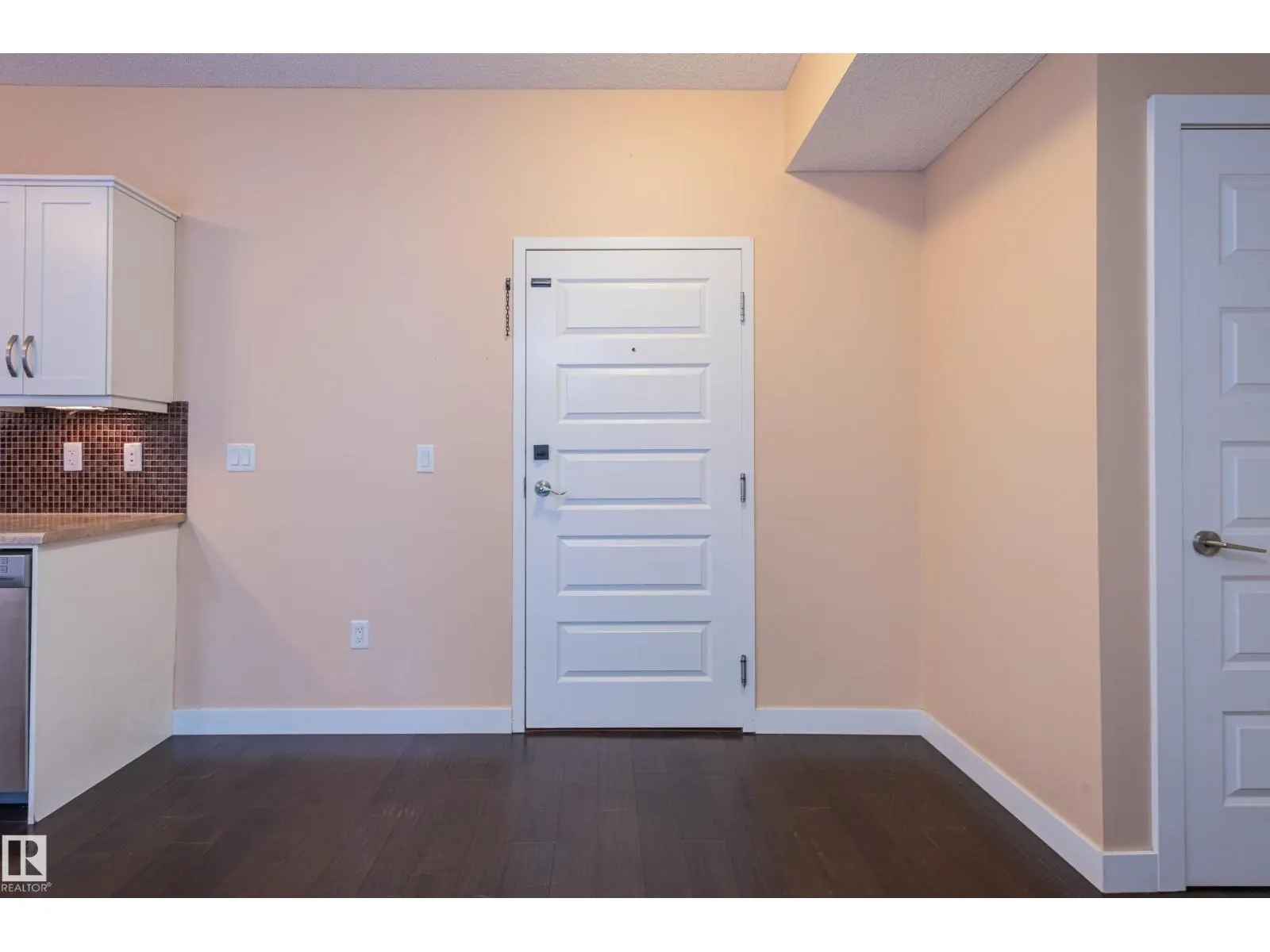 #212 8730 82 AV NW