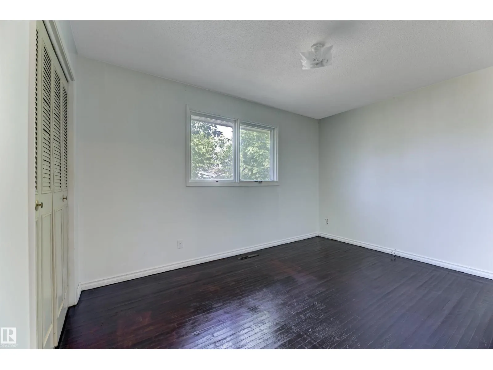 3116 112 AV NW