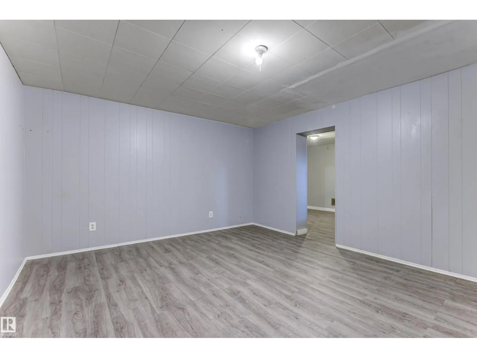 3116 112 AV NW