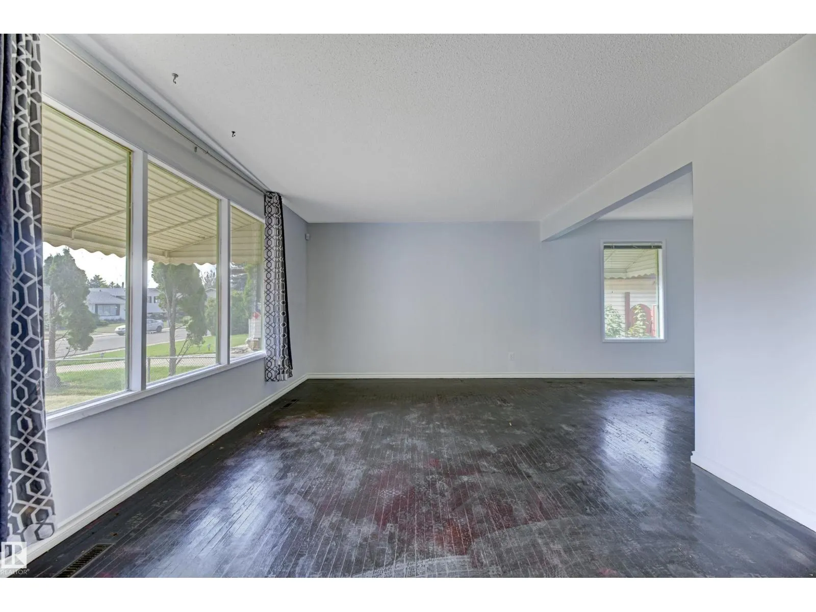 3116 112 AV NW