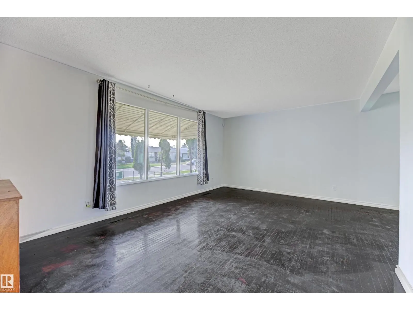 3116 112 AV NW
