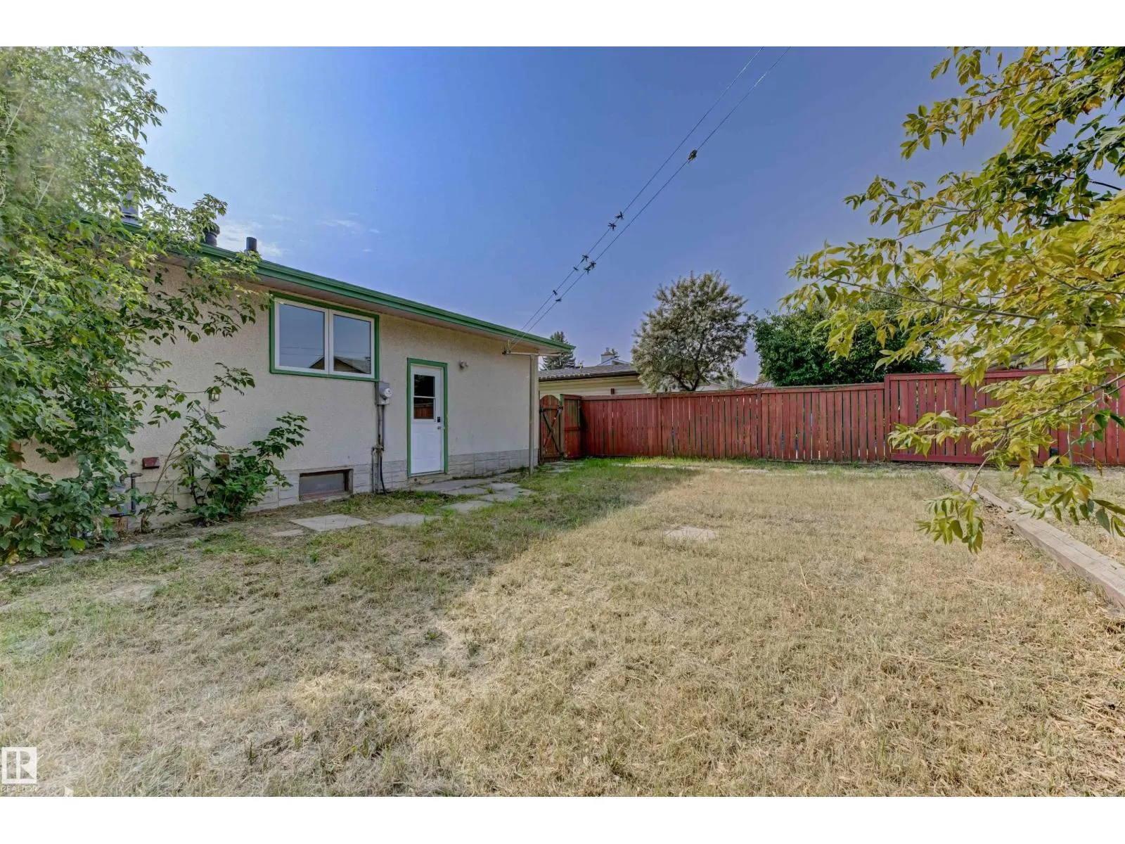 3116 112 AV NW