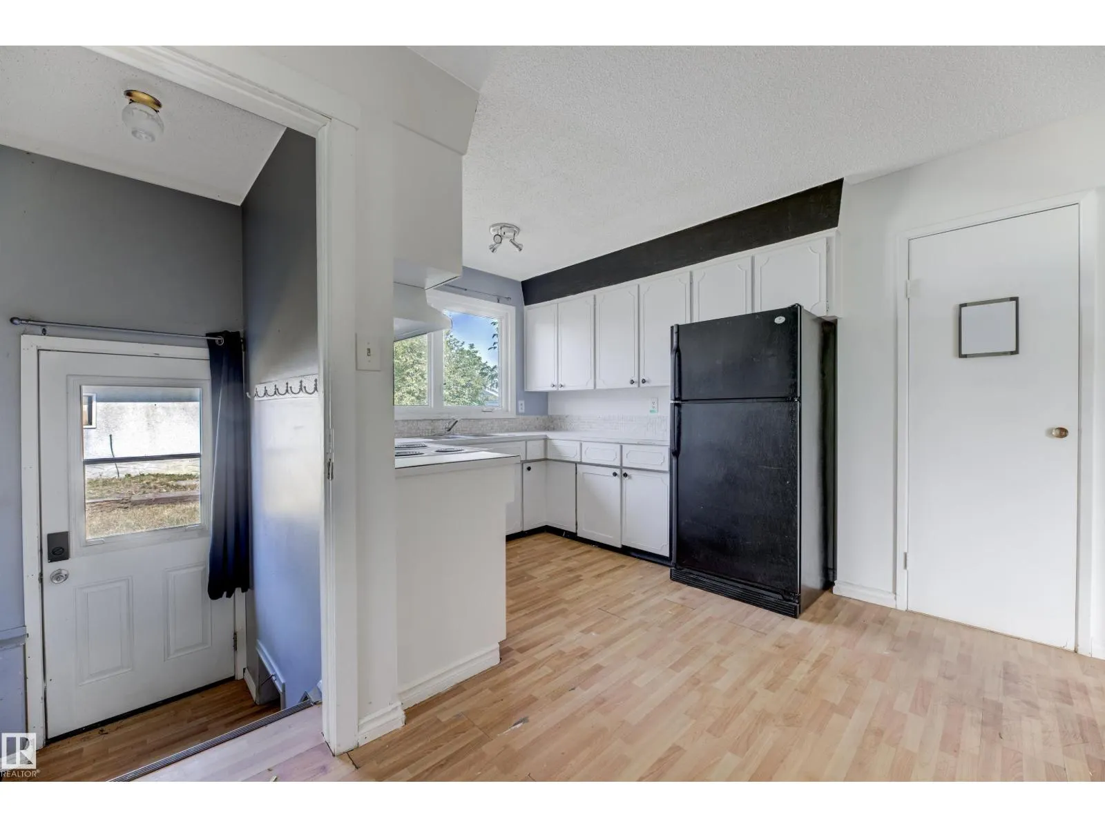 3116 112 AV NW
