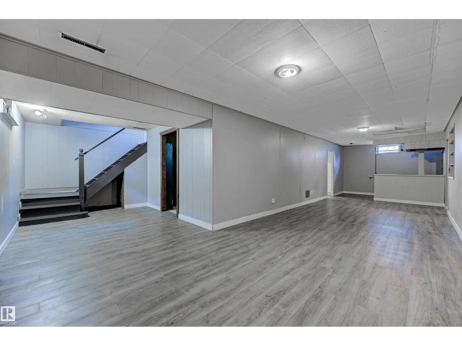 3116 112 AV NW