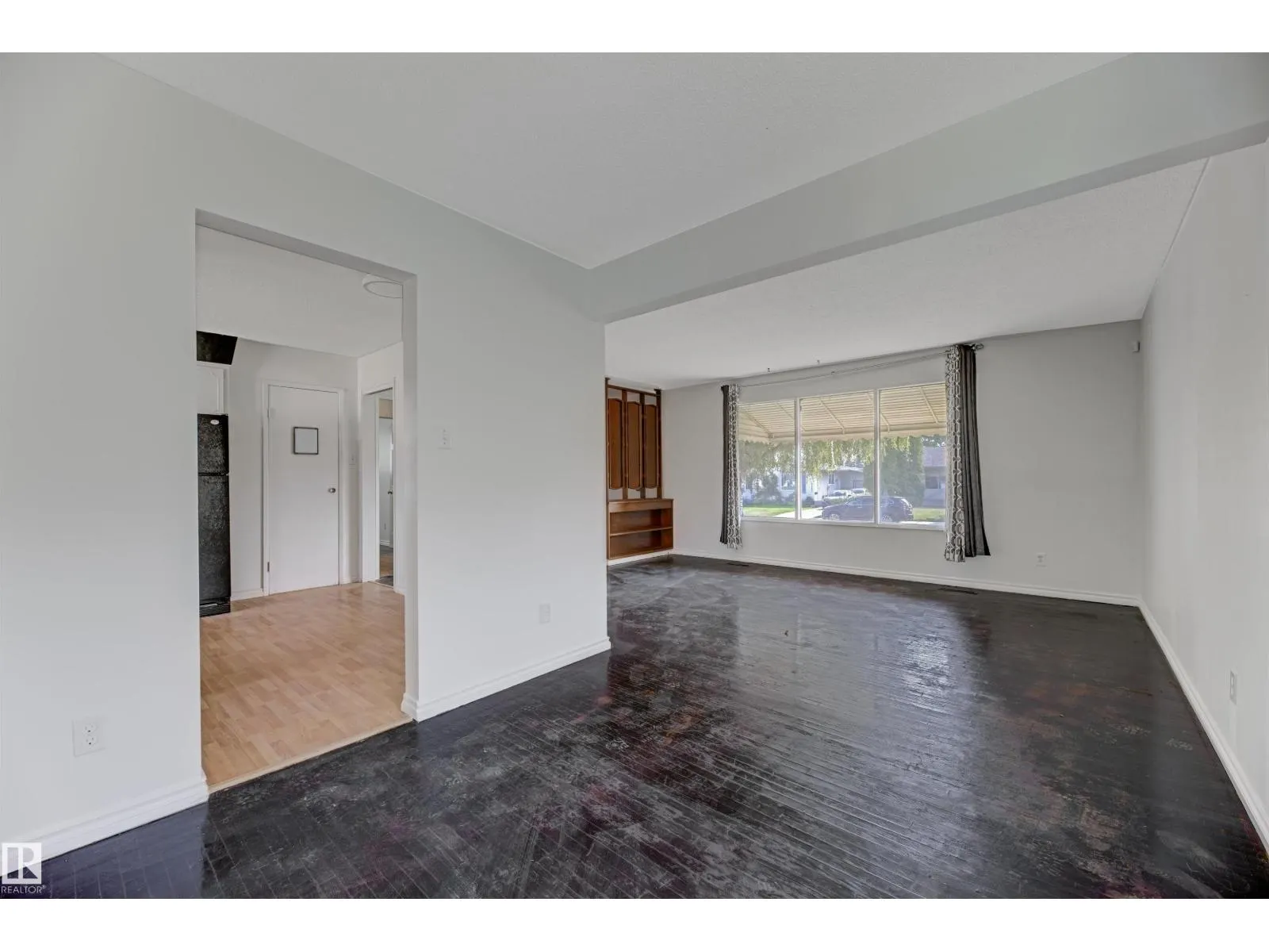 3116 112 AV NW