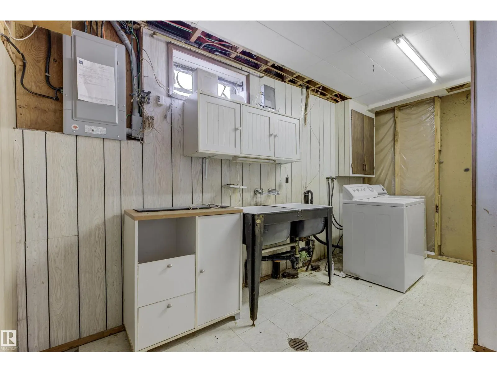 3116 112 AV NW
