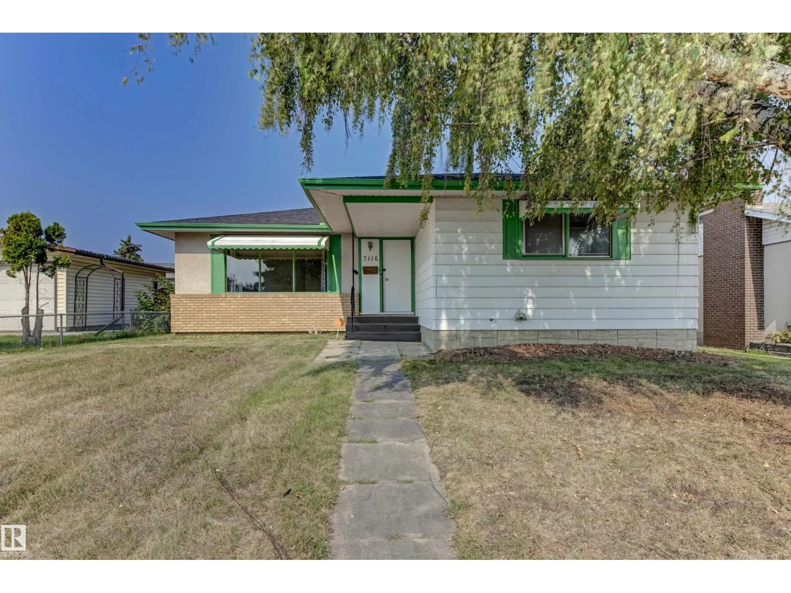 3116 112 AV NW