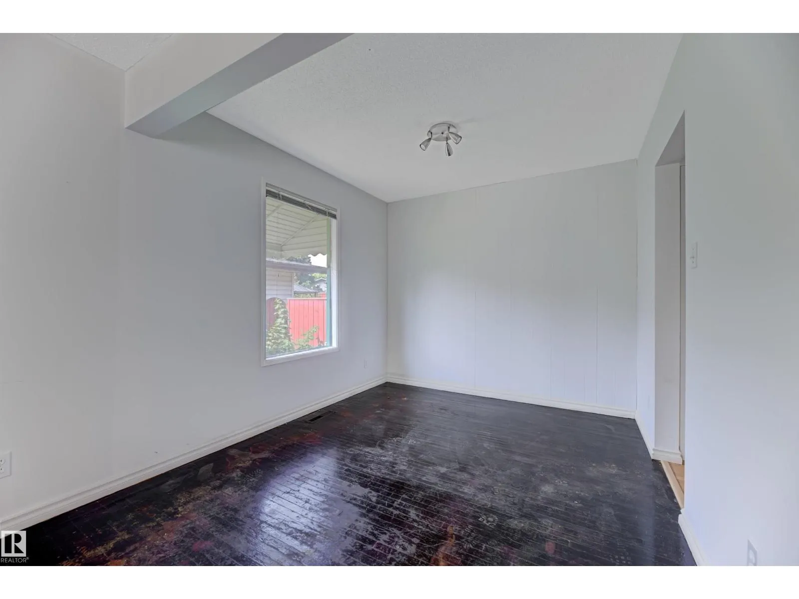 3116 112 AV NW