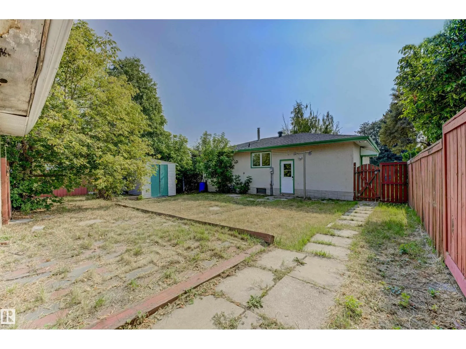 3116 112 AV NW