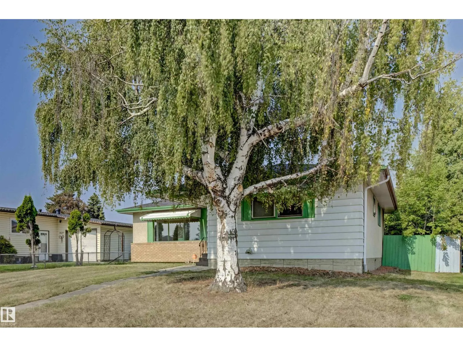 3116 112 AV NW