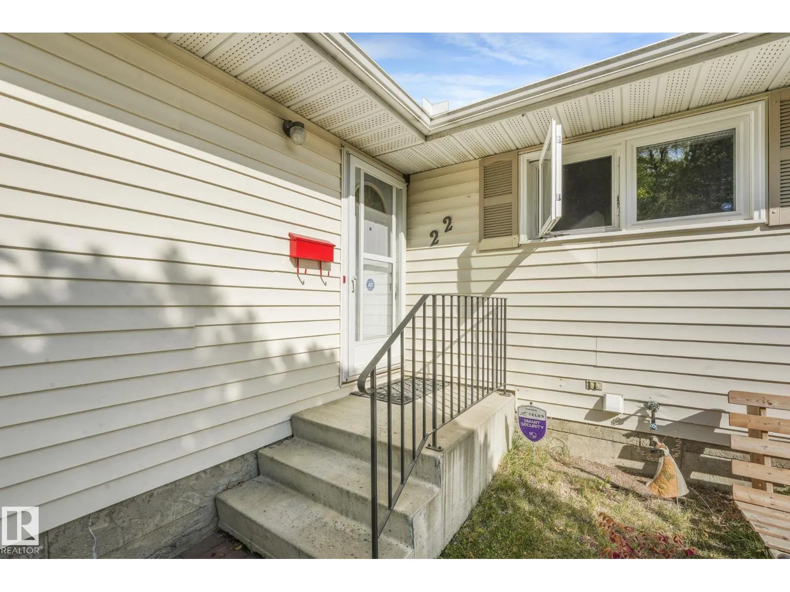 22 LAROSE DR