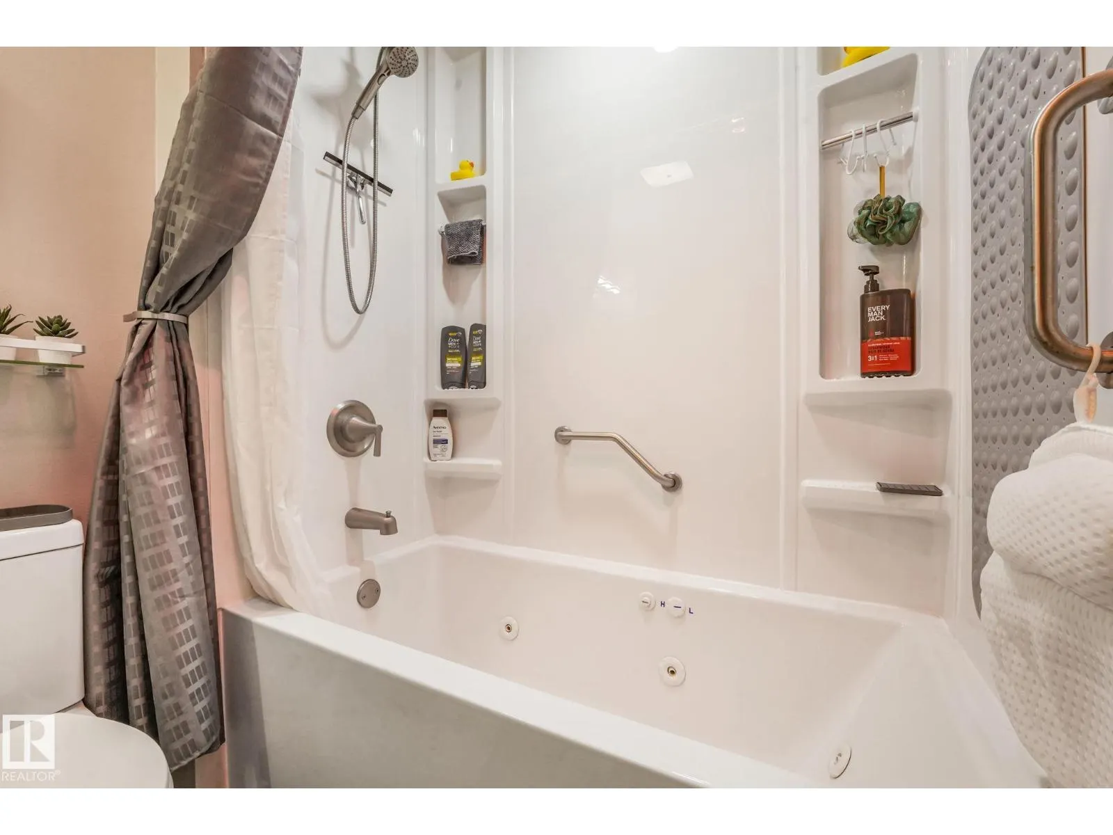 22 LAROSE DR