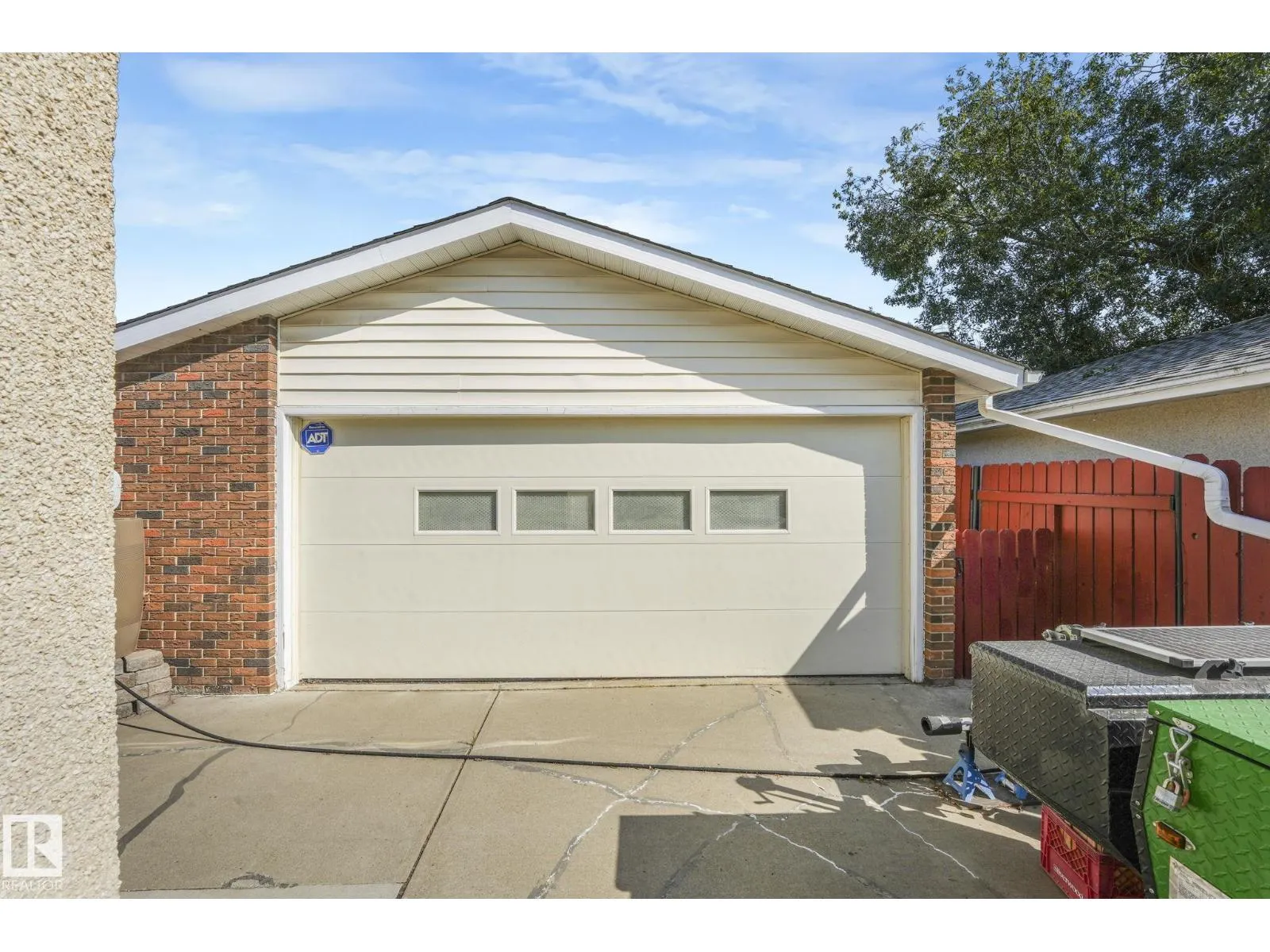 22 LAROSE DR