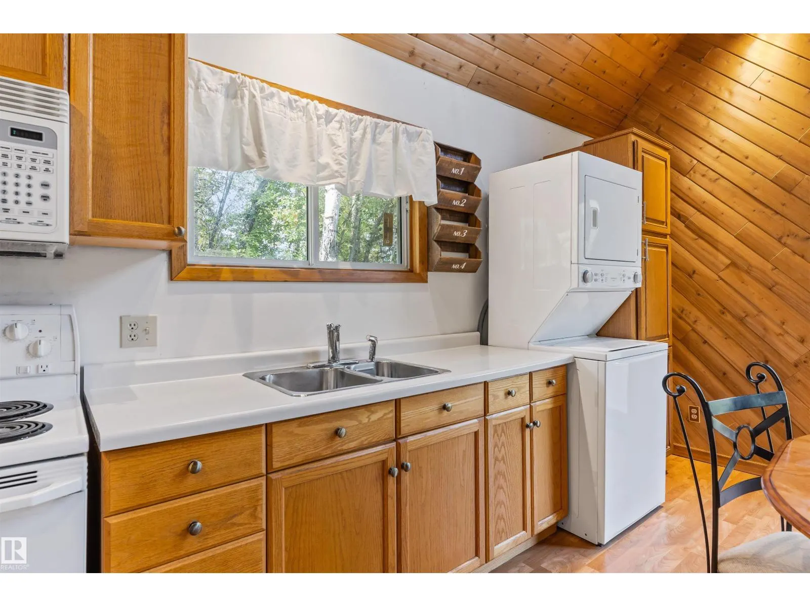 #98 4418 HWY 633