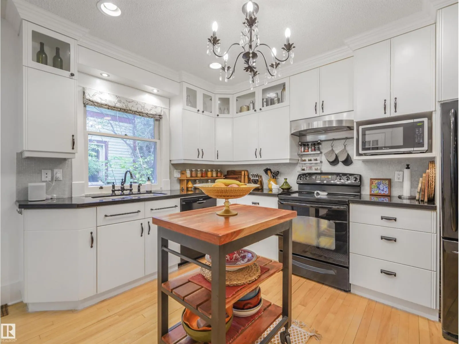 10943 125 ST NW