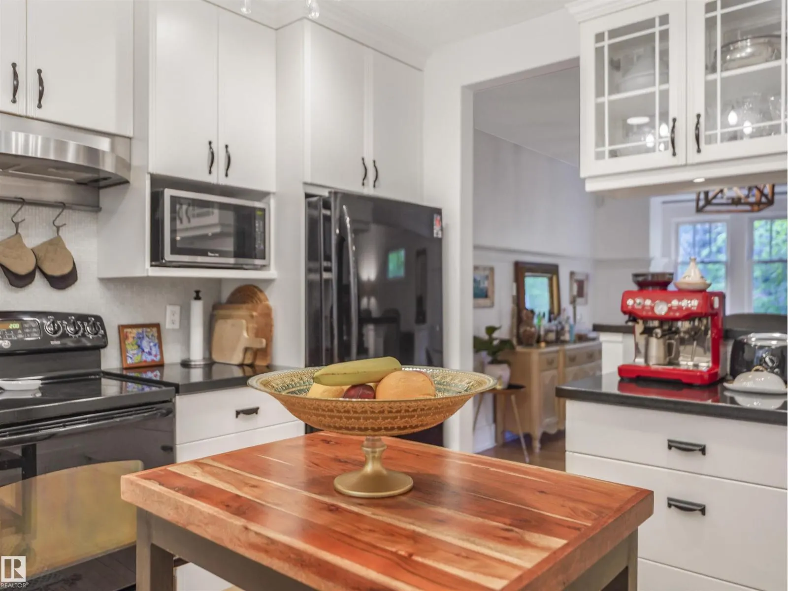 10943 125 ST NW