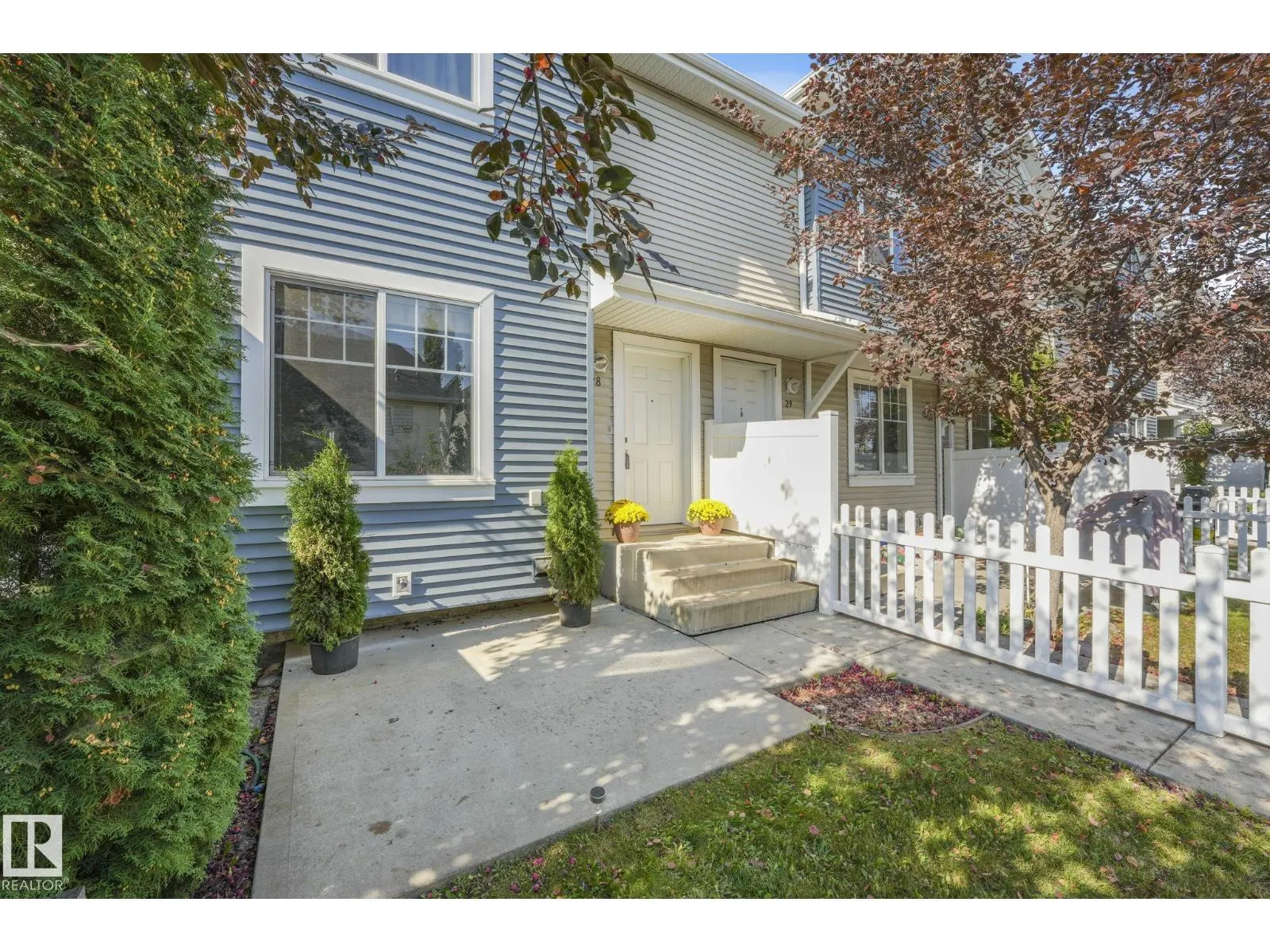 #28 8304 11 AV SW