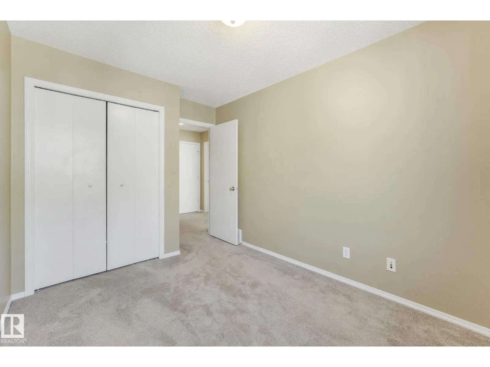 #28 8304 11 AV SW