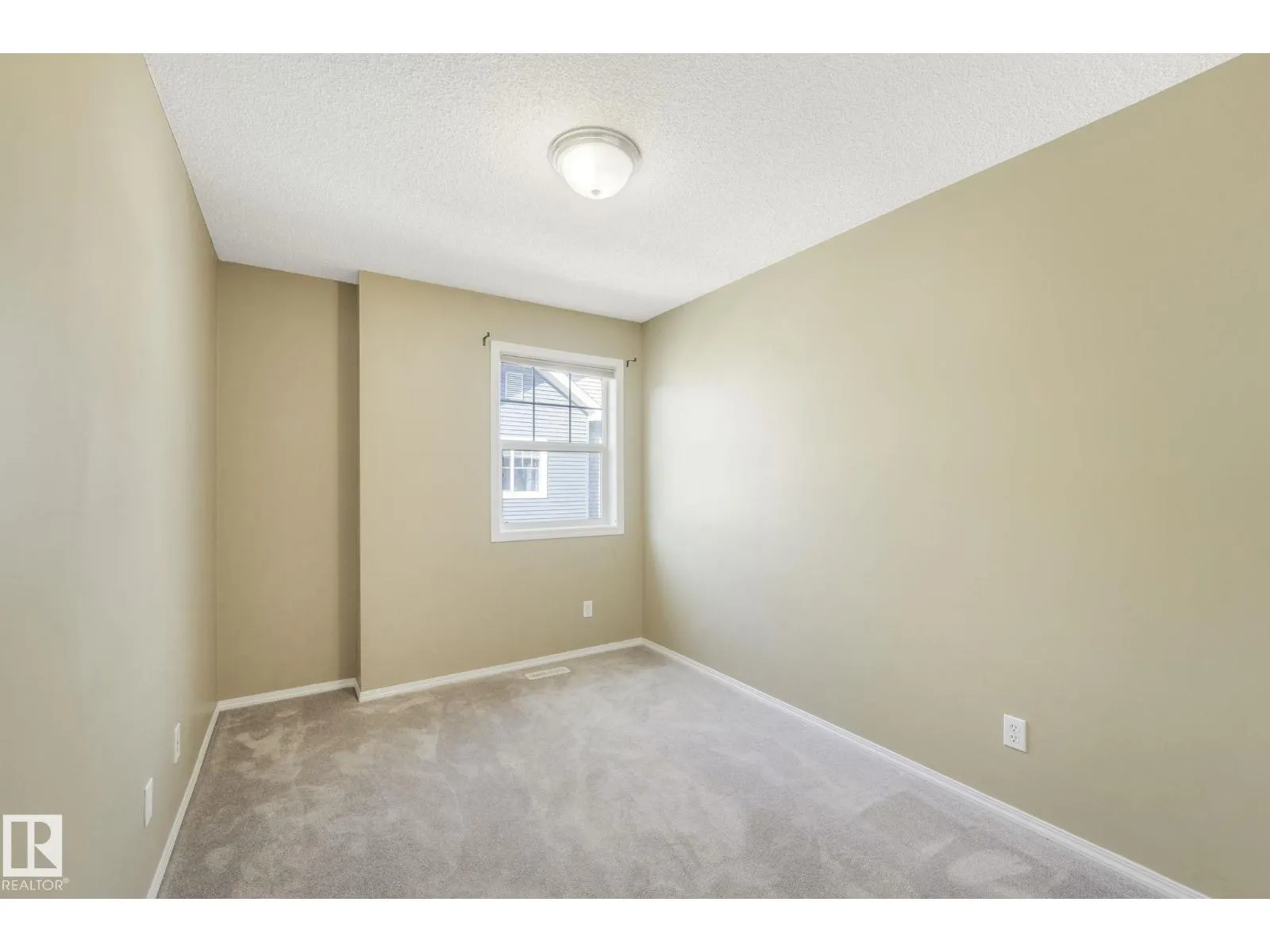 #28 8304 11 AV SW