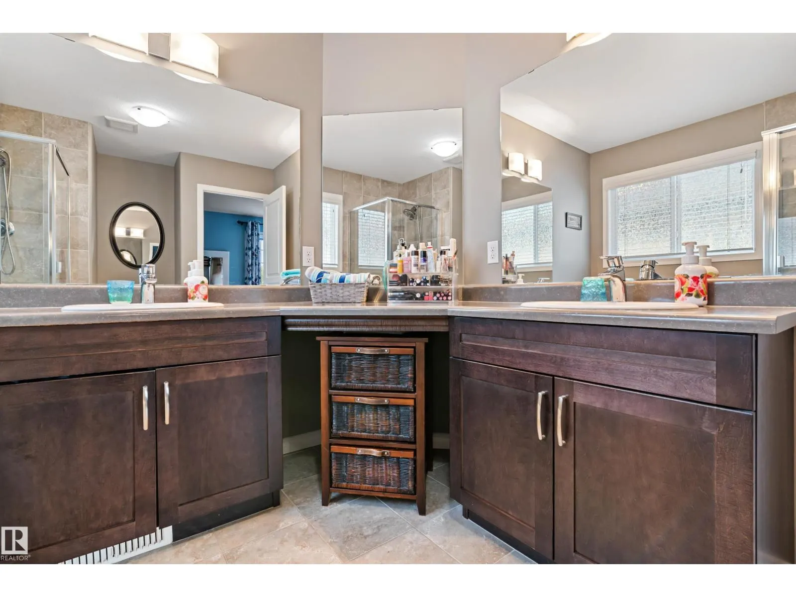 7574 ELLESMERE WY