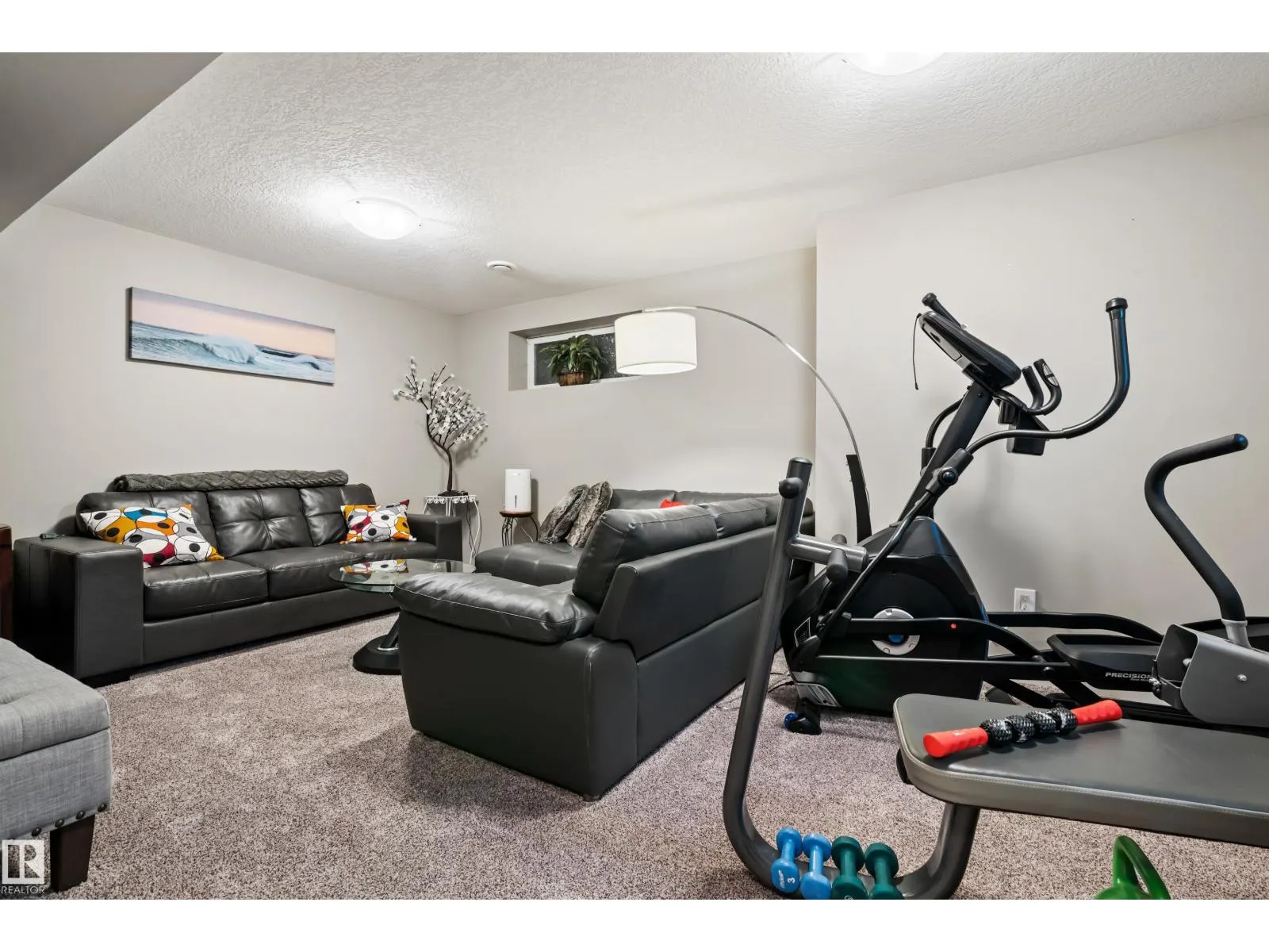 7574 ELLESMERE WY