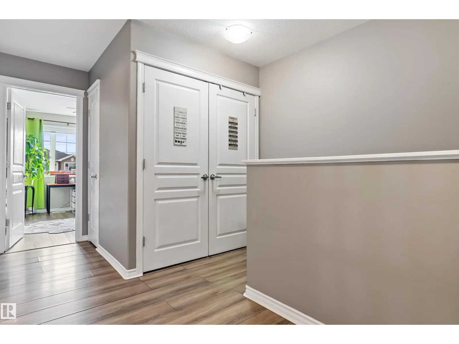 7574 ELLESMERE WY
