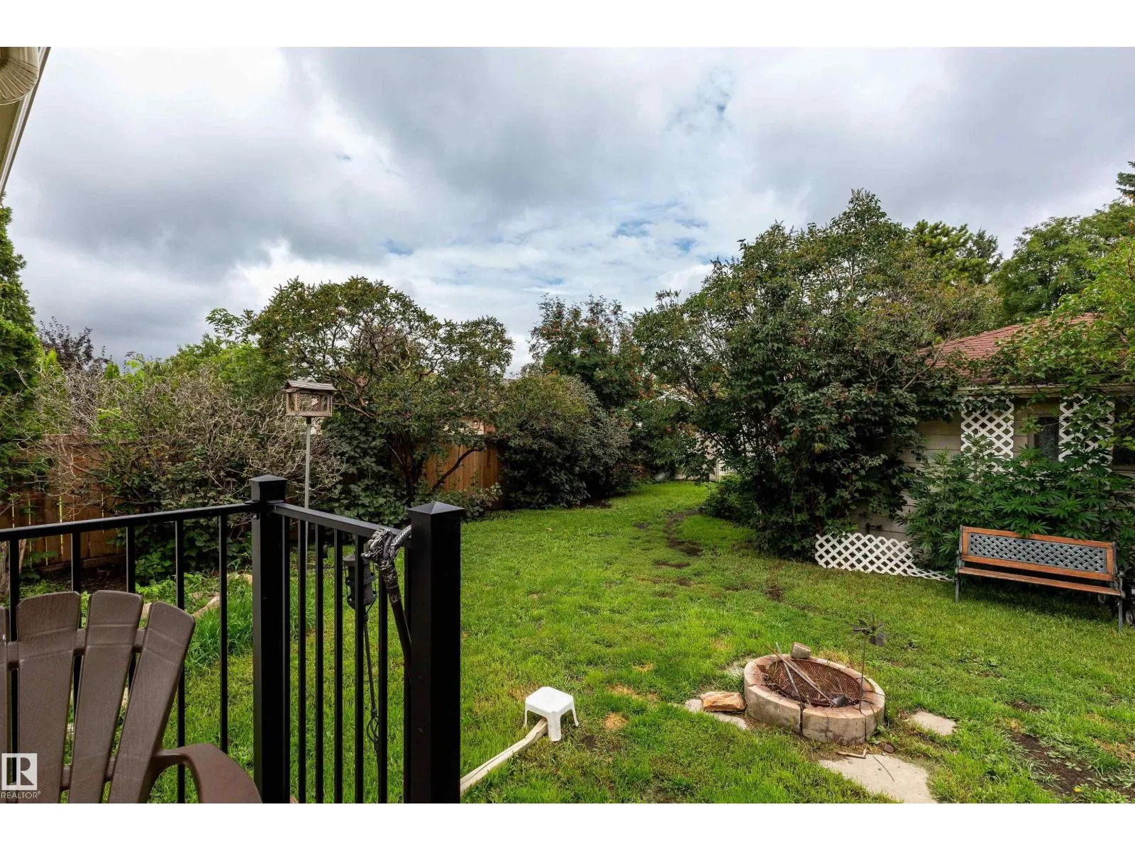 6312 17 AV NW