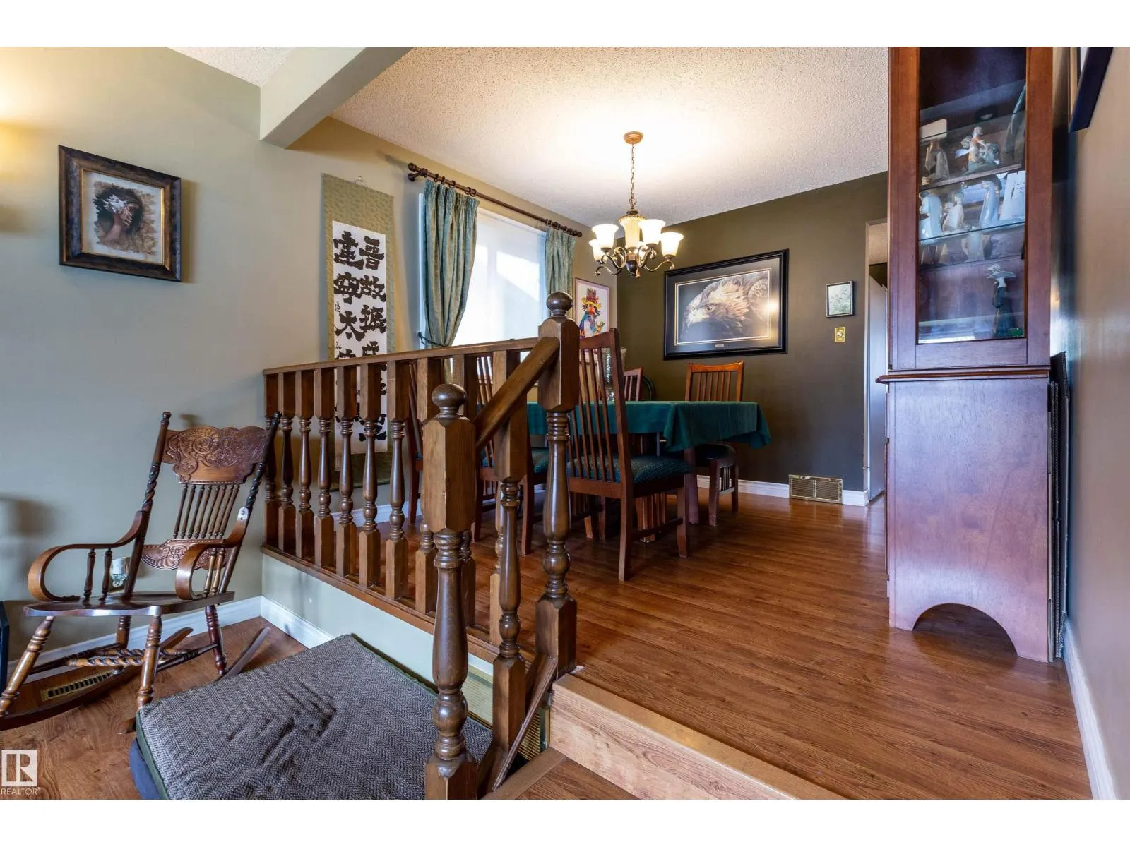 6312 17 AV NW