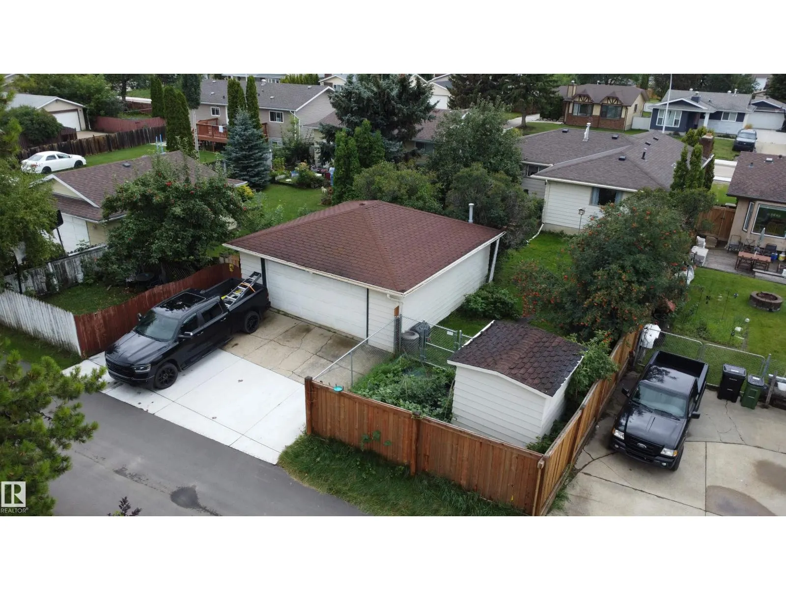 6312 17 AV NW