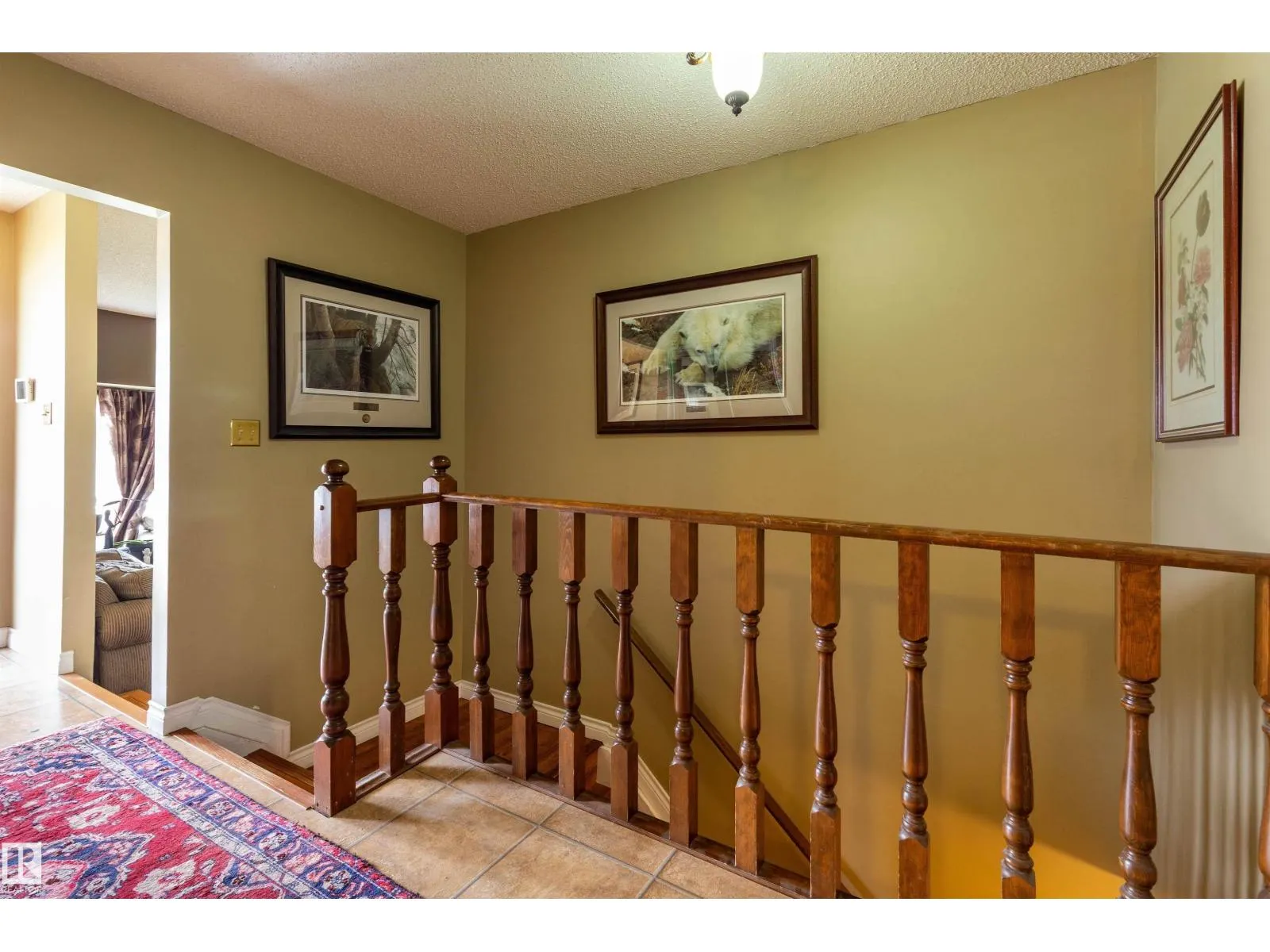 6312 17 AV NW
