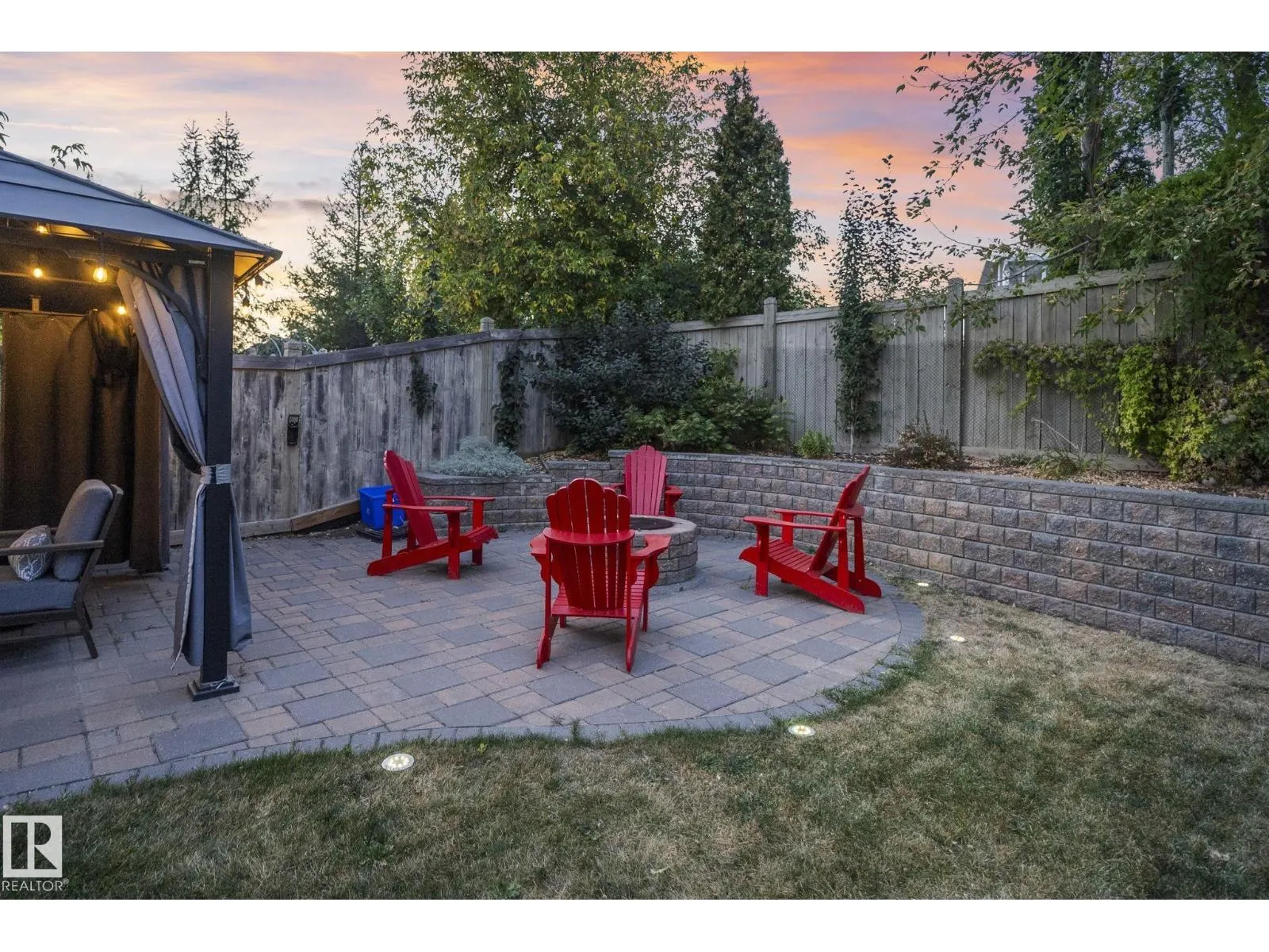 185 ERIN RIDGE DR
