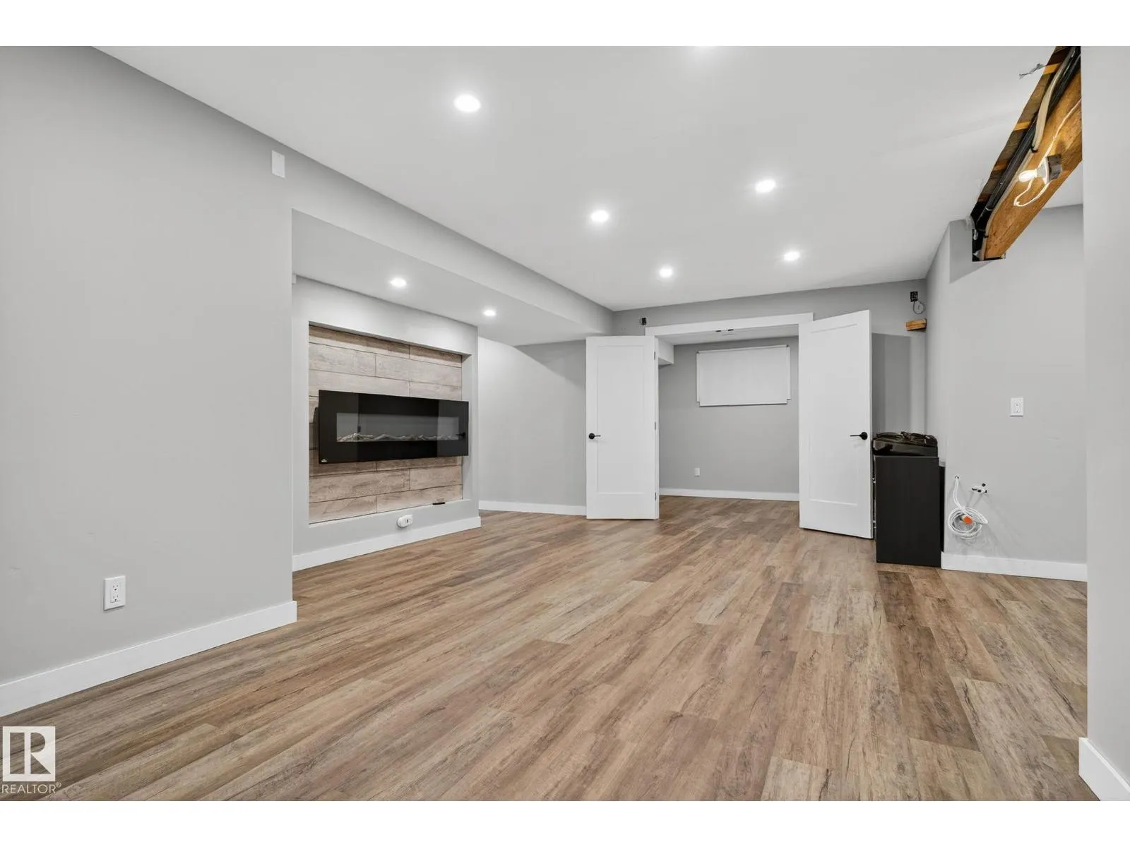 185 ERIN RIDGE DR