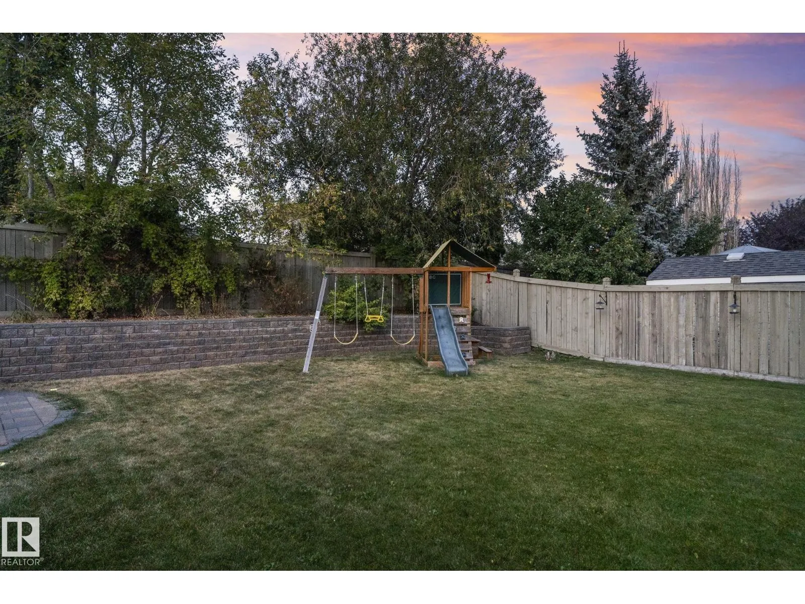 185 ERIN RIDGE DR