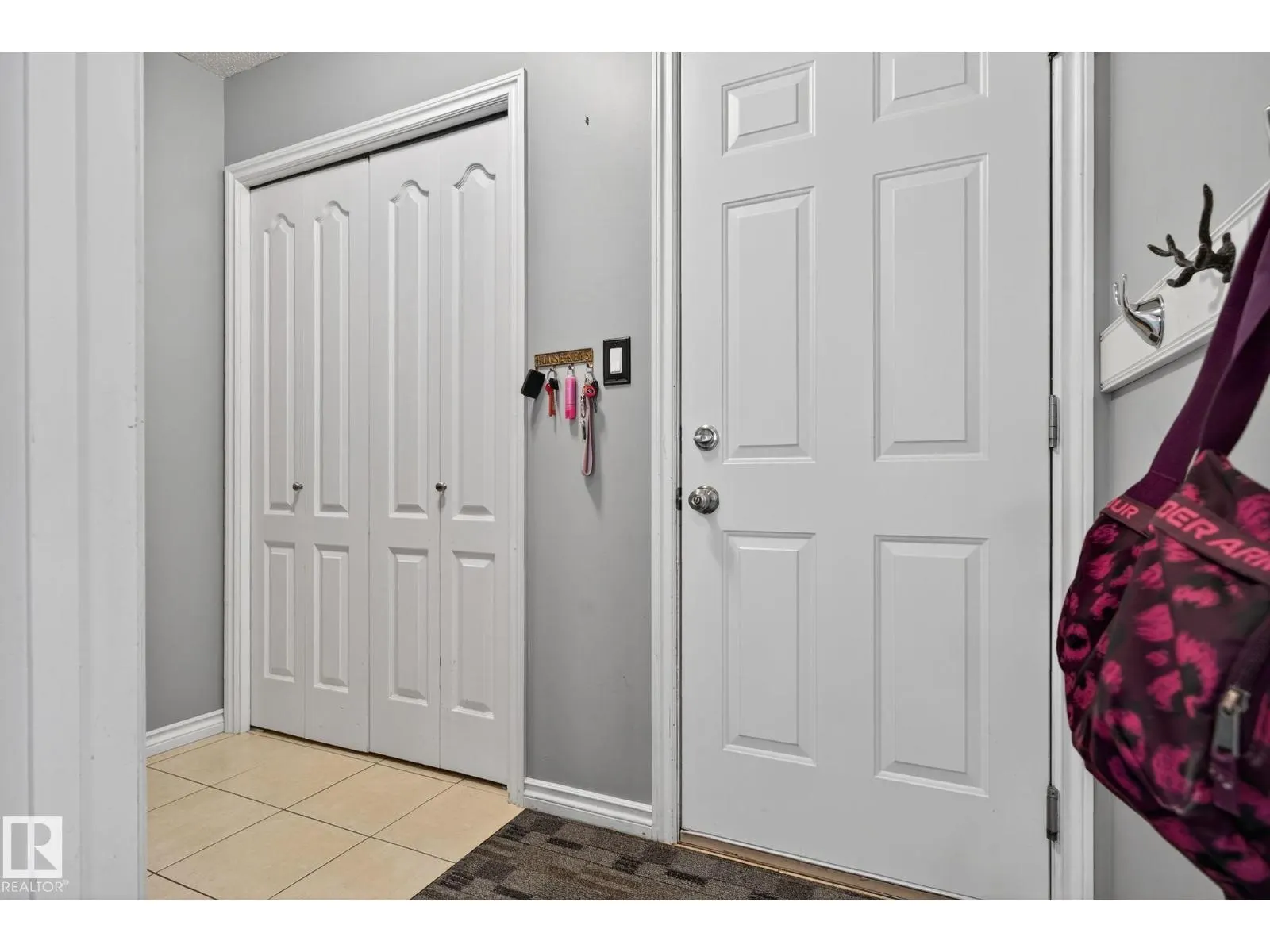 185 ERIN RIDGE DR