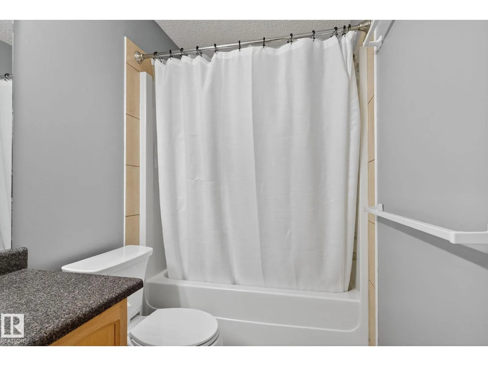 185 ERIN RIDGE DR