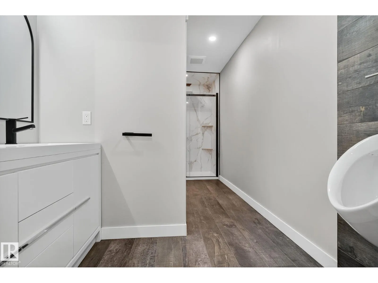 185 ERIN RIDGE DR