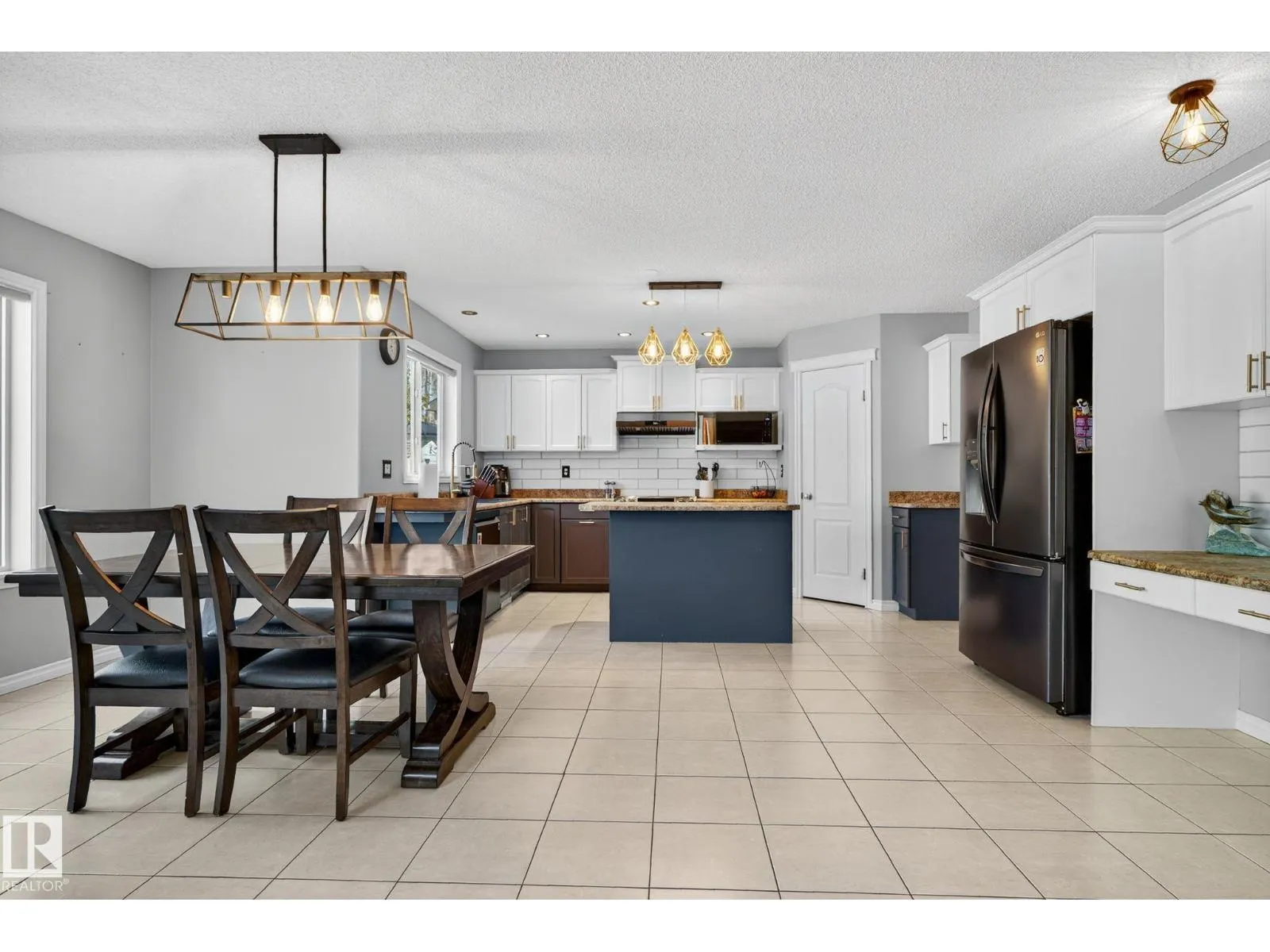 185 ERIN RIDGE DR