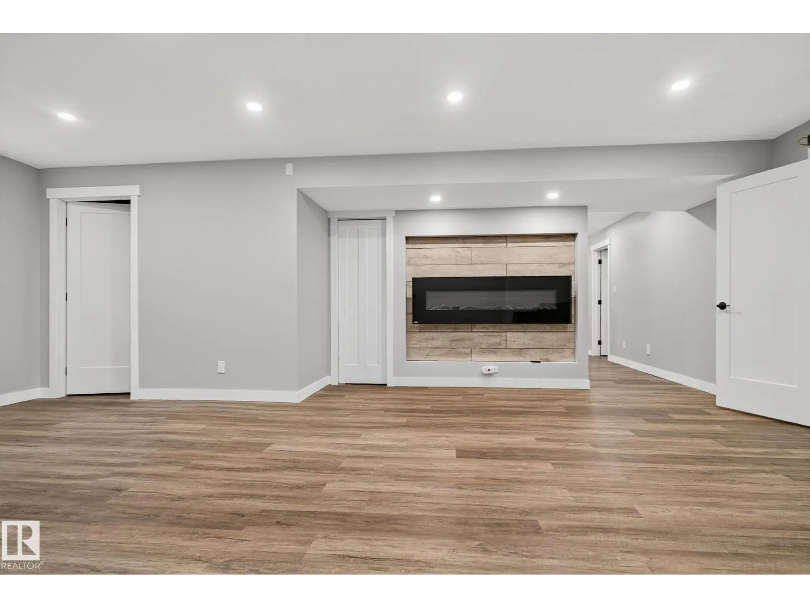 185 ERIN RIDGE DR
